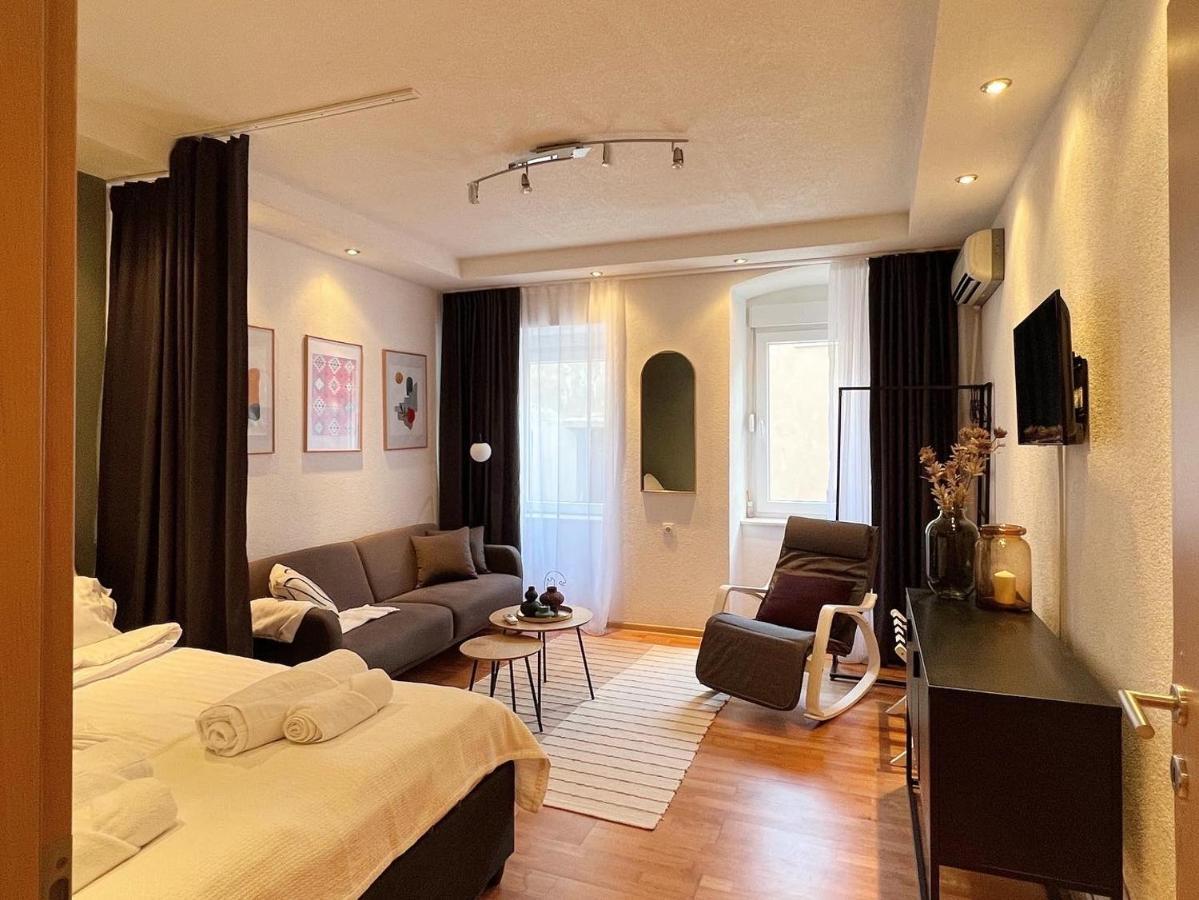 מוסטר 1890'S Apartment מראה חיצוני תמונה